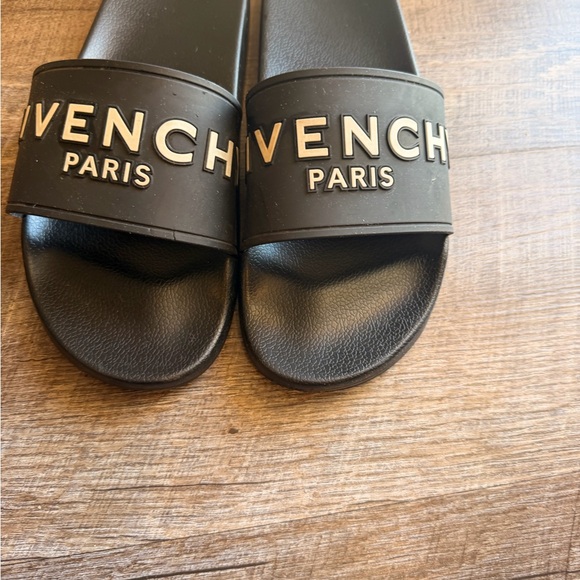 Givenchy Black Textured Slides - Picture 5 of 6
